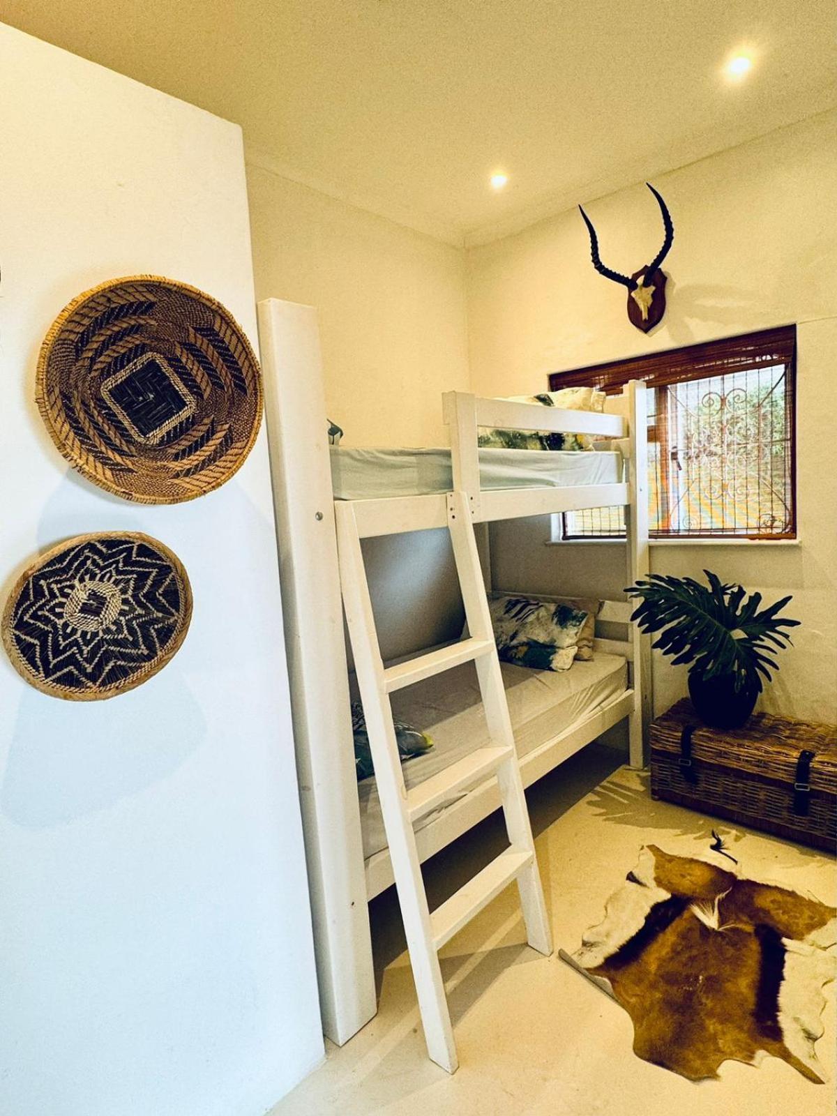 Villa Sun, Sea & A Wood-fired Hot Tub In A Downtown Mediterranean